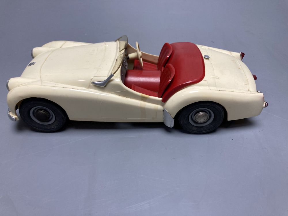 Victory models Triumph TR2 Sports Car, scale 1-18 Mighty Midget Electric Motor, boxed, 22cm long